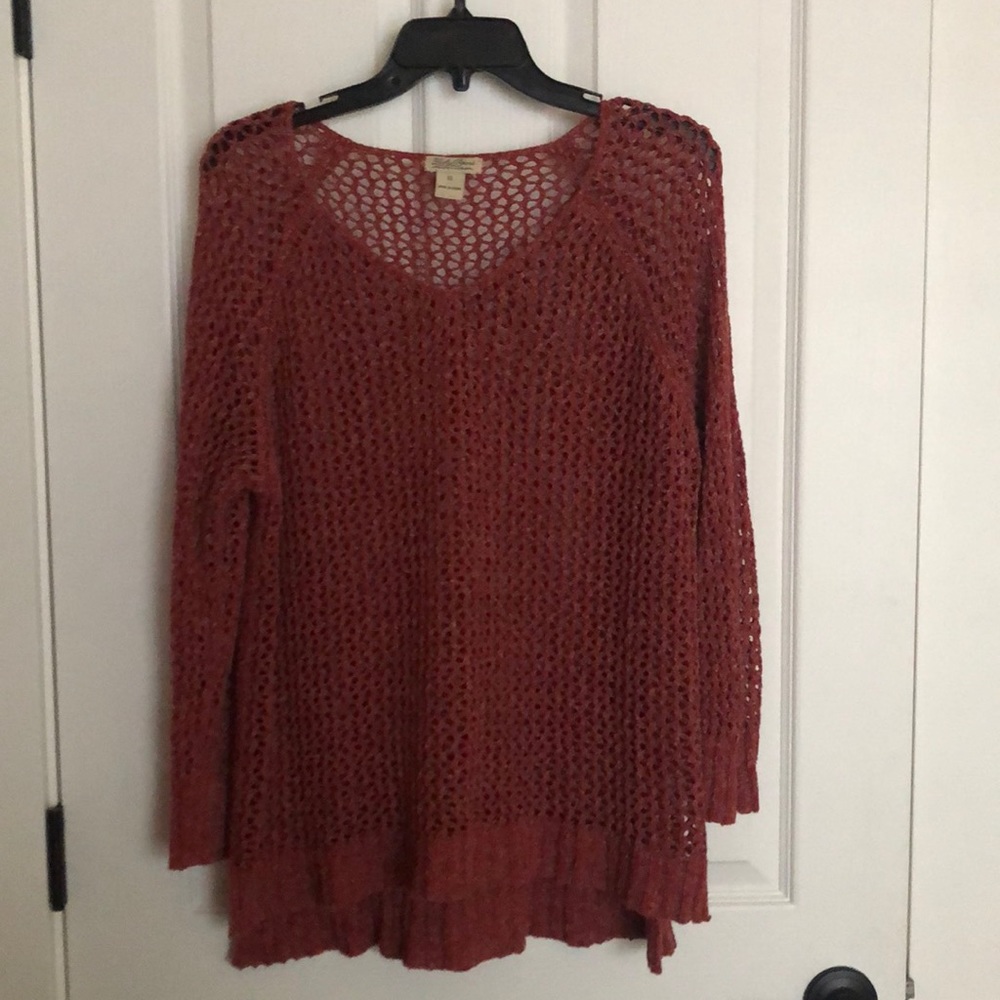 Lightweight sweater by Lucky Brand. Fits like a medium - like new.